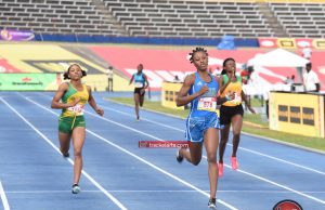 Charokee Young of Hydel wins her Class 1 girls' 400m heat in 55.31 #Champs2019