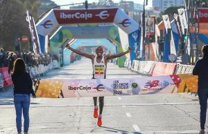 Kipruto breaks world 10km record in Valencia