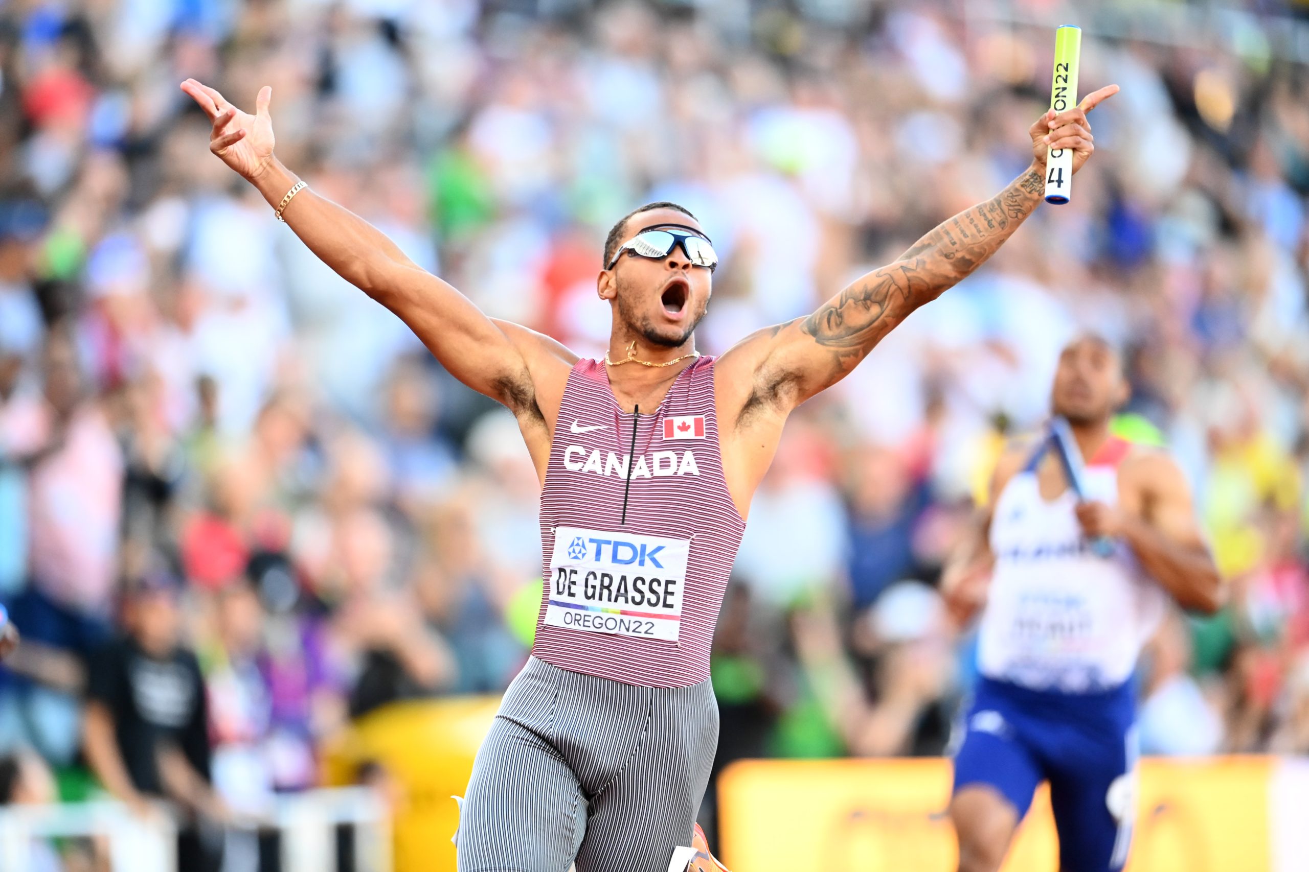 Andre de Grasse takes Canada home ahead of USA in the men's 4x100m final Oregon22