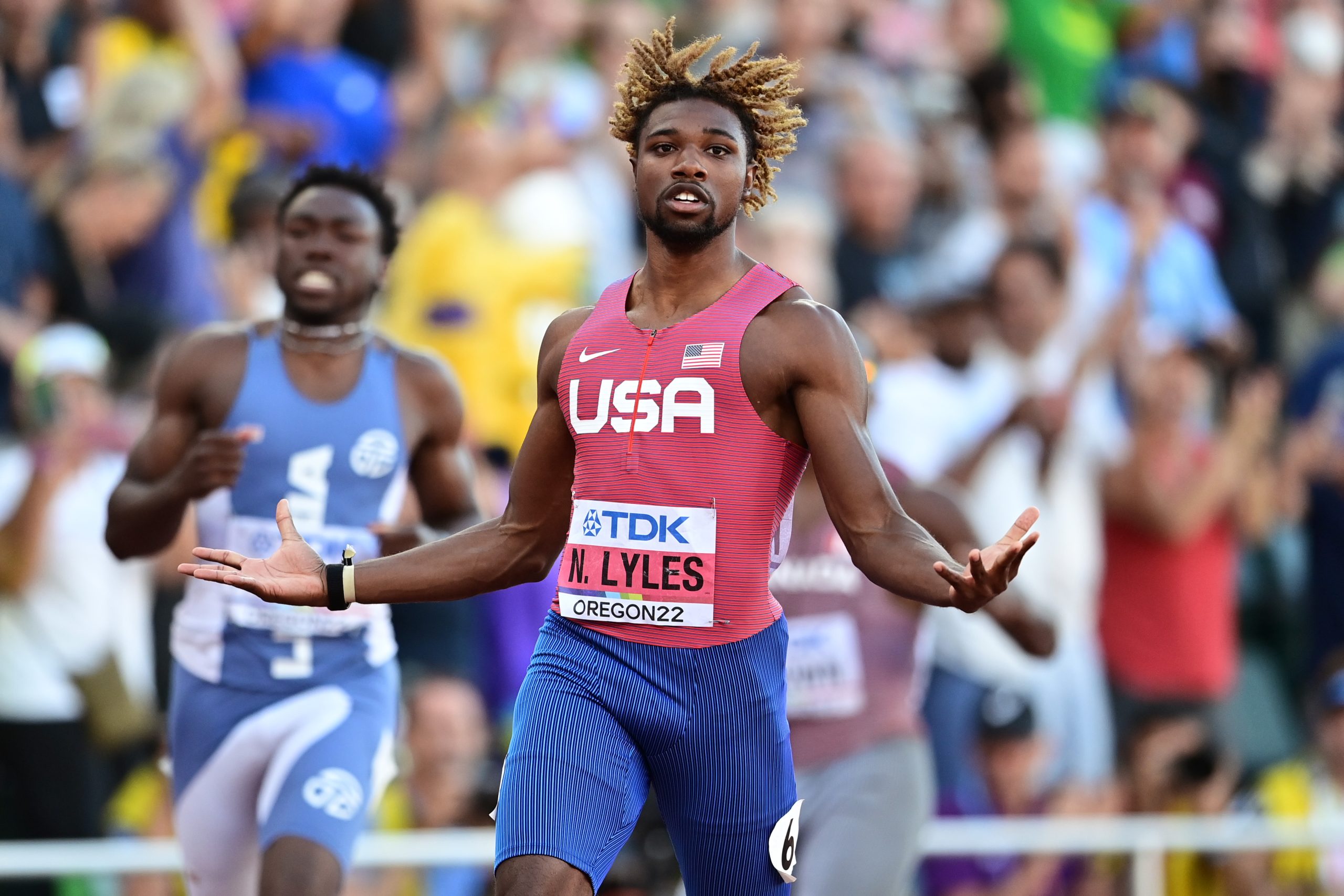 Noah Lyles defends his 200m world title with an American record of 19.31 at Oregon22