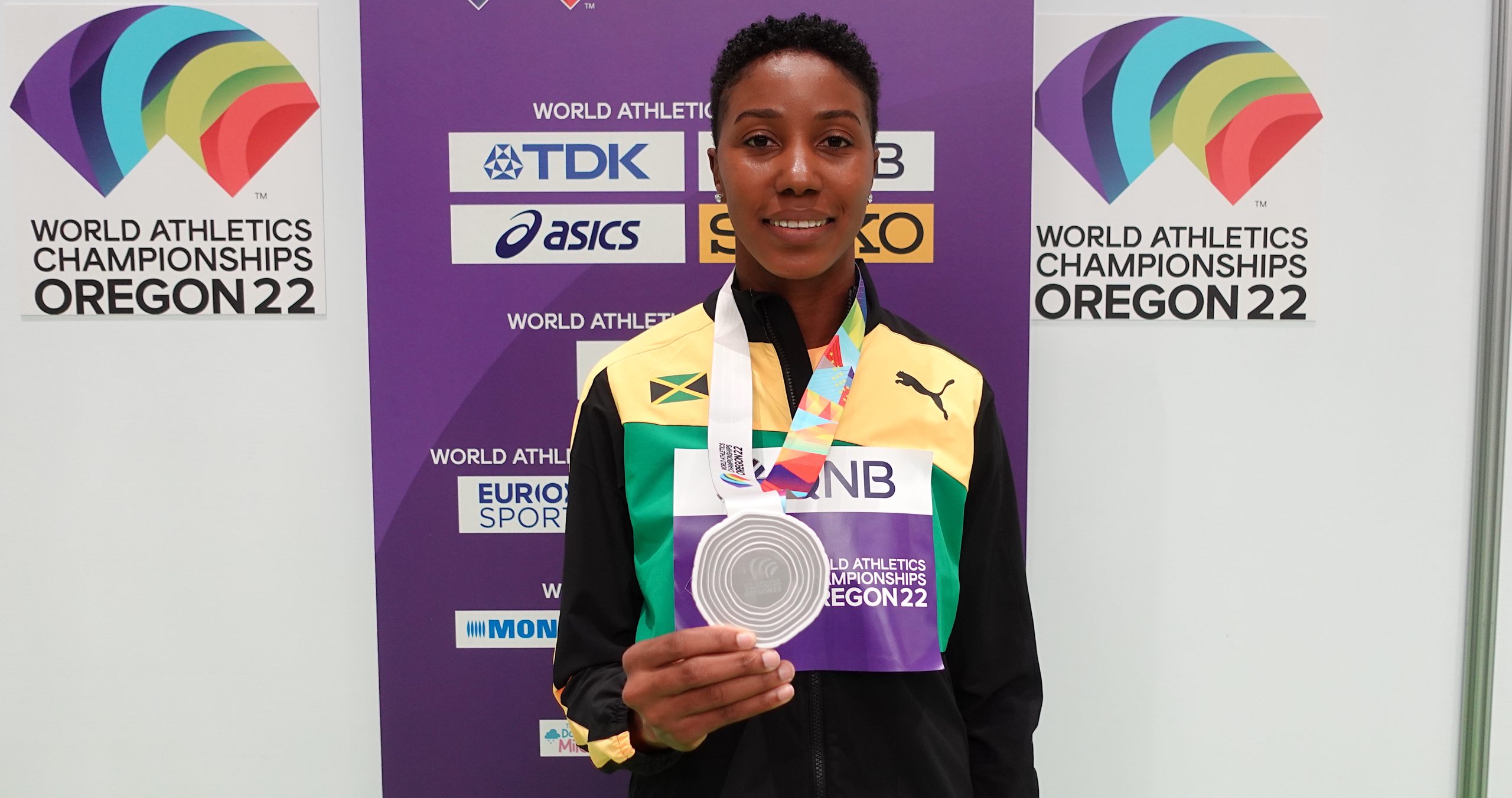 Shaneika Ricketts gets silver medal Oregon22