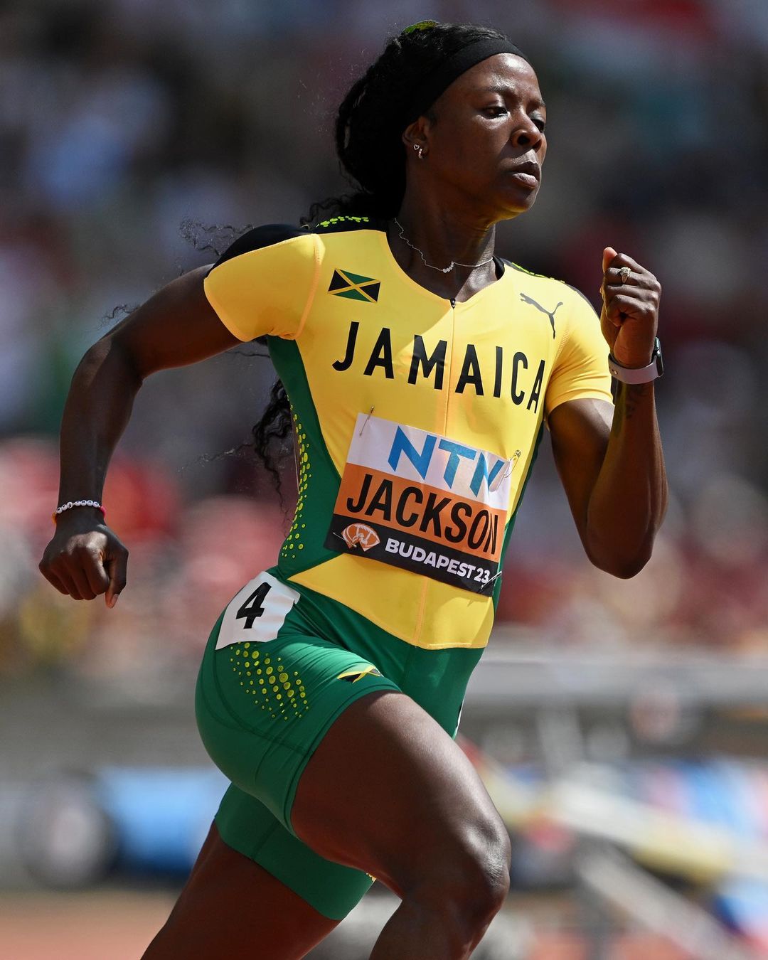 Shericka Jackson vs Sha'Carri Richardson in Budapest 23 women's 200m semis