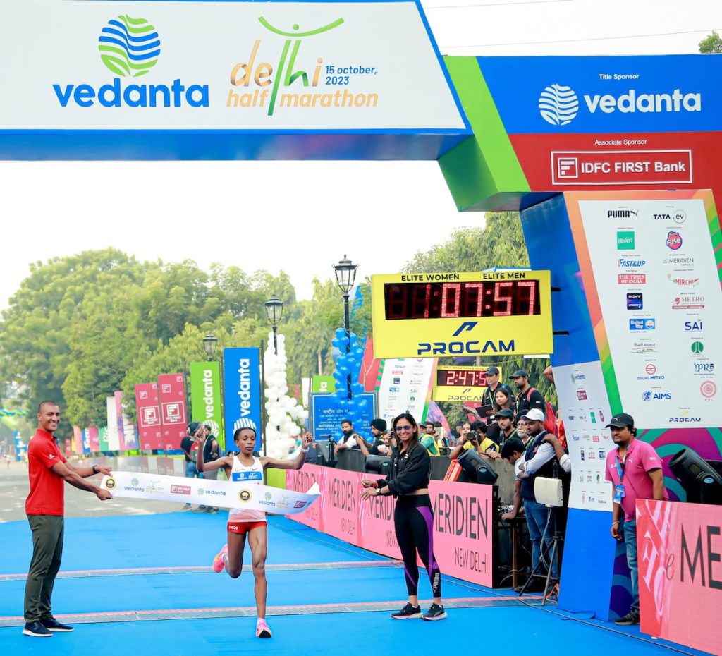Almaz Ayana Dominates Women's Race at Delhi Half Marathon